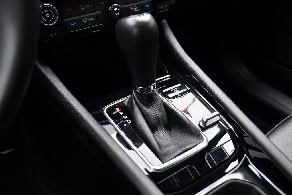 Used 2024 Jeep Compass Limited image 32