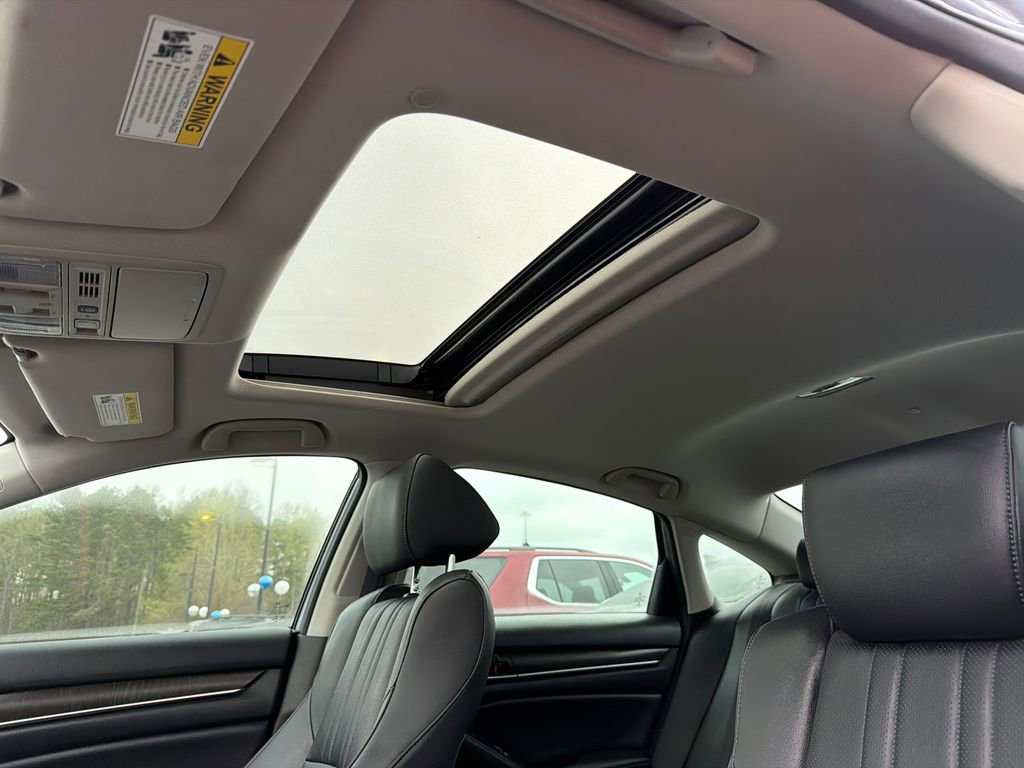Used 2022 Honda Accord Touring image 32