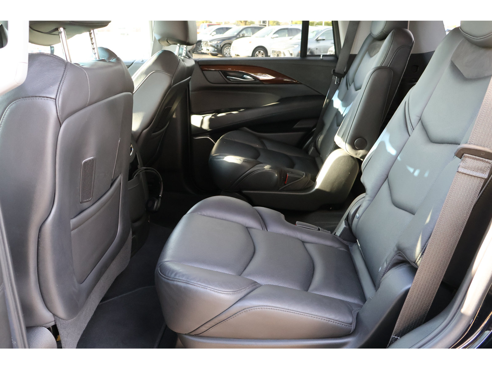 Used 2019 Cadillac Escalade Premium Luxury RWD image 24