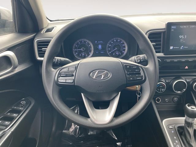 Used 2020 Hyundai Venue SEL image 12