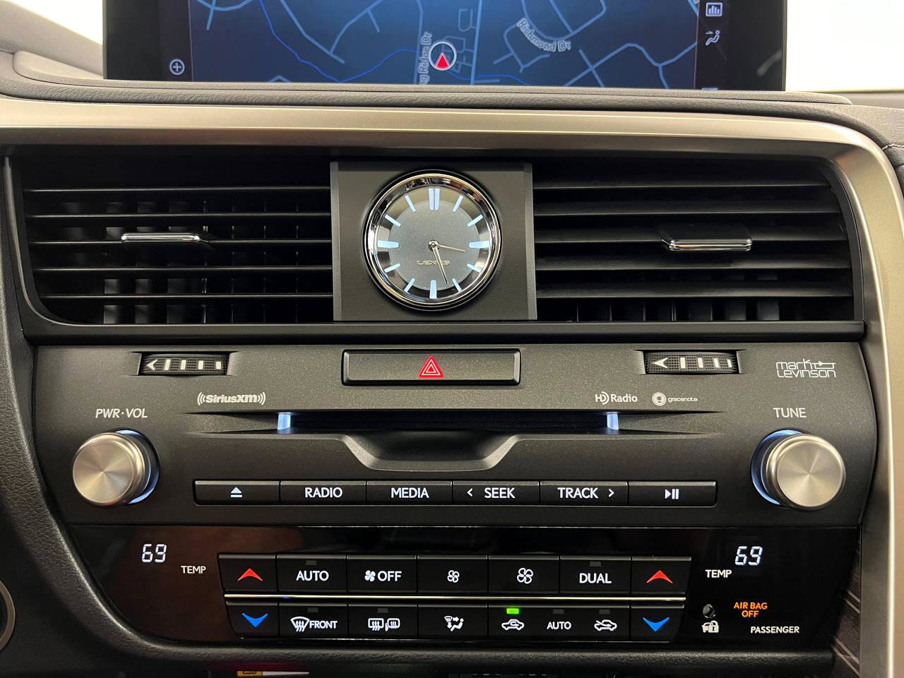 Used 2022 Lexus RX 450h AWD w/ Luxury Package image 18