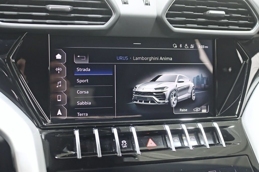 Used 2021 Lamborghini Urus image 24