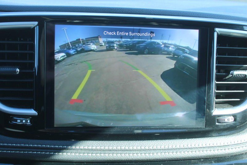 Used 2023 Chrysler Pacifica Limited image 22