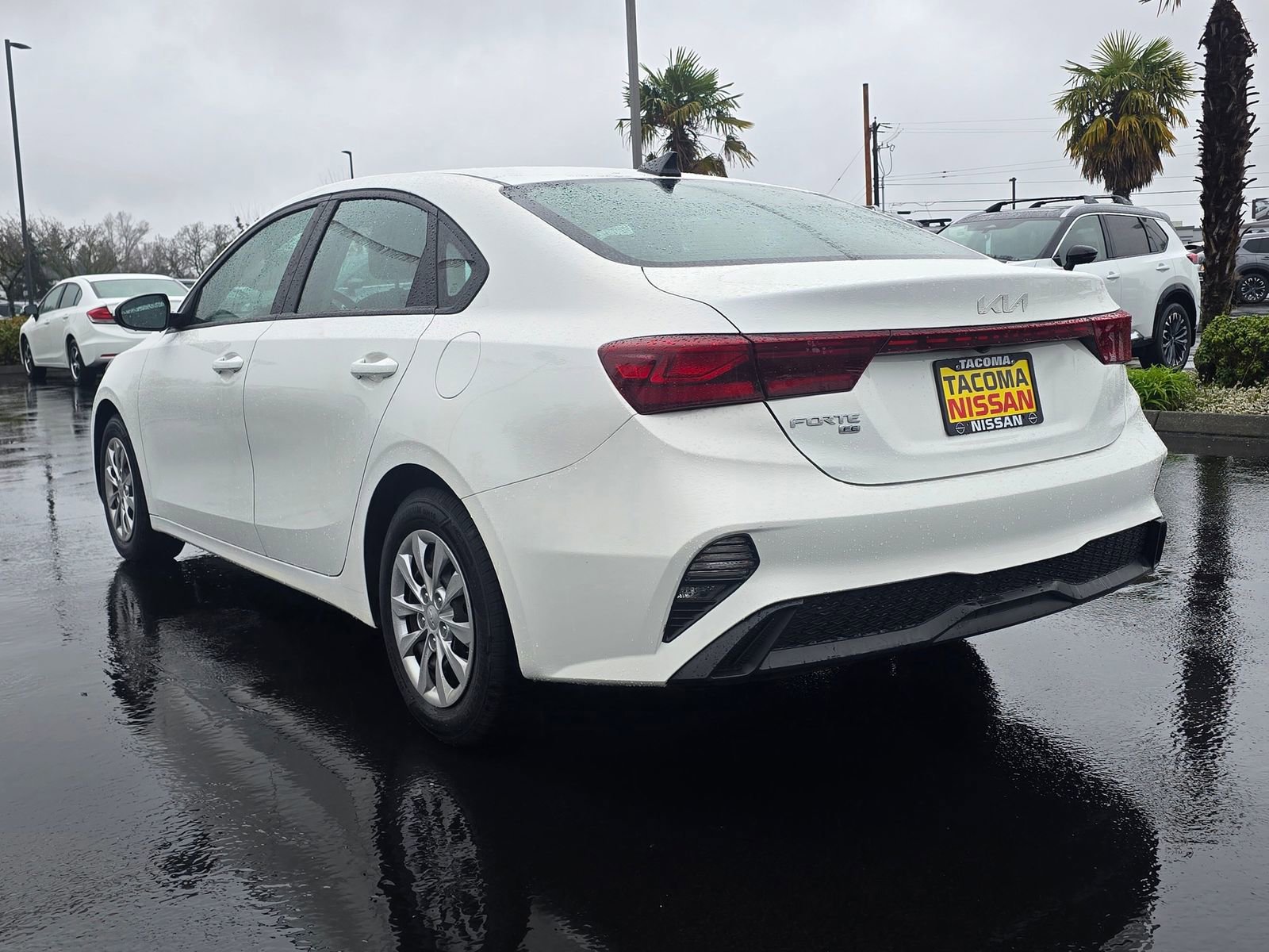 Used 2022 Kia Forte FE image 3