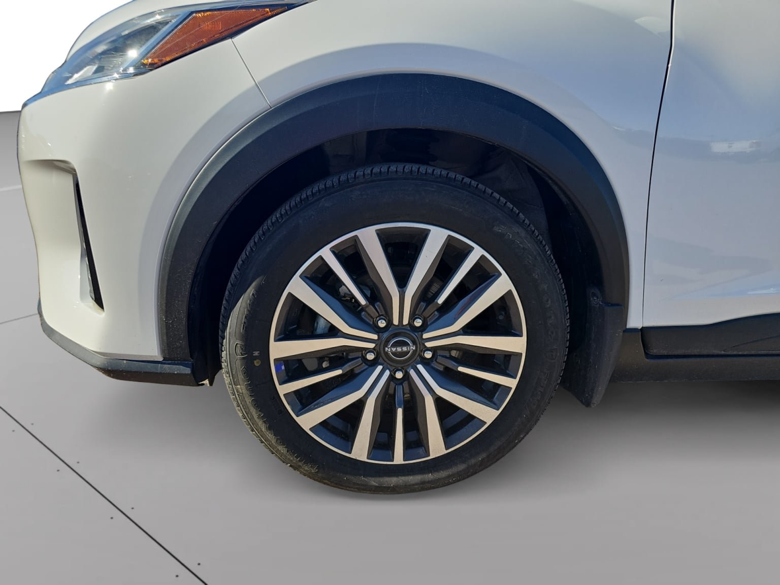 Used 2024 Nissan Kicks SV FWD image 9