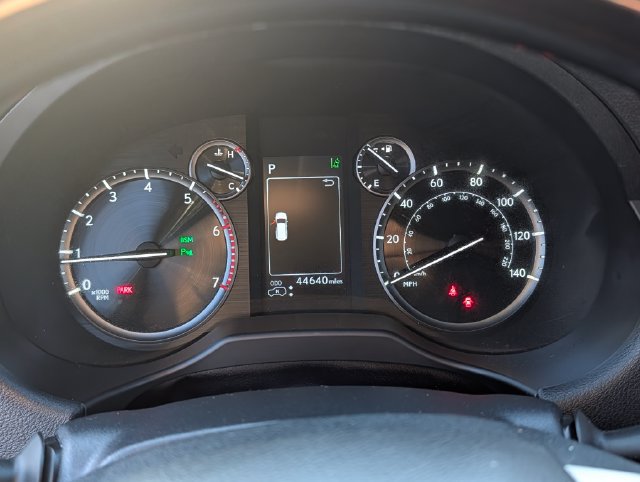 Used 2021 Lexus GX 460 Luxury w/ Sport Design Package AWD/4WD image 22