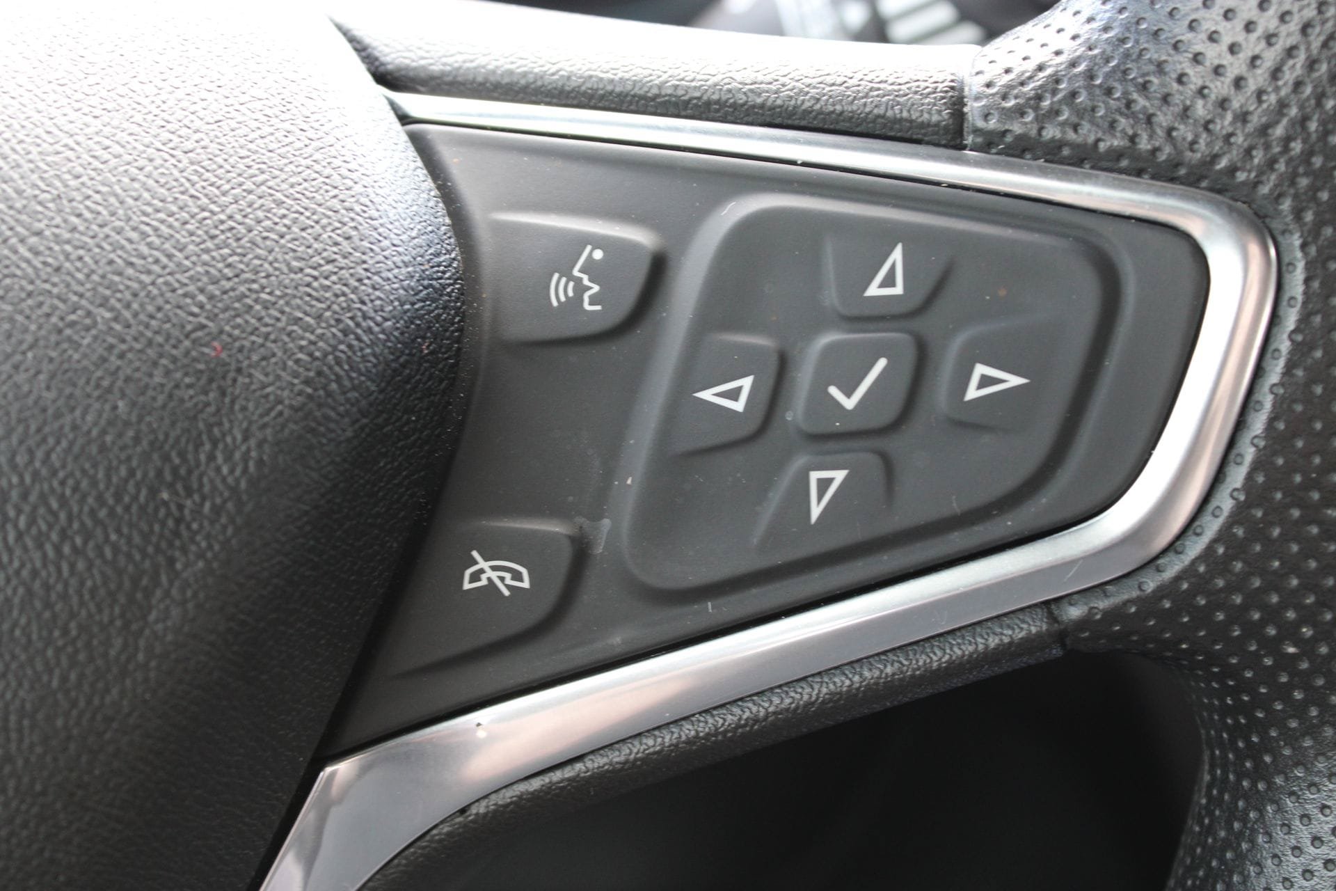Used 2019 Chevrolet Equinox LT FWD image 28