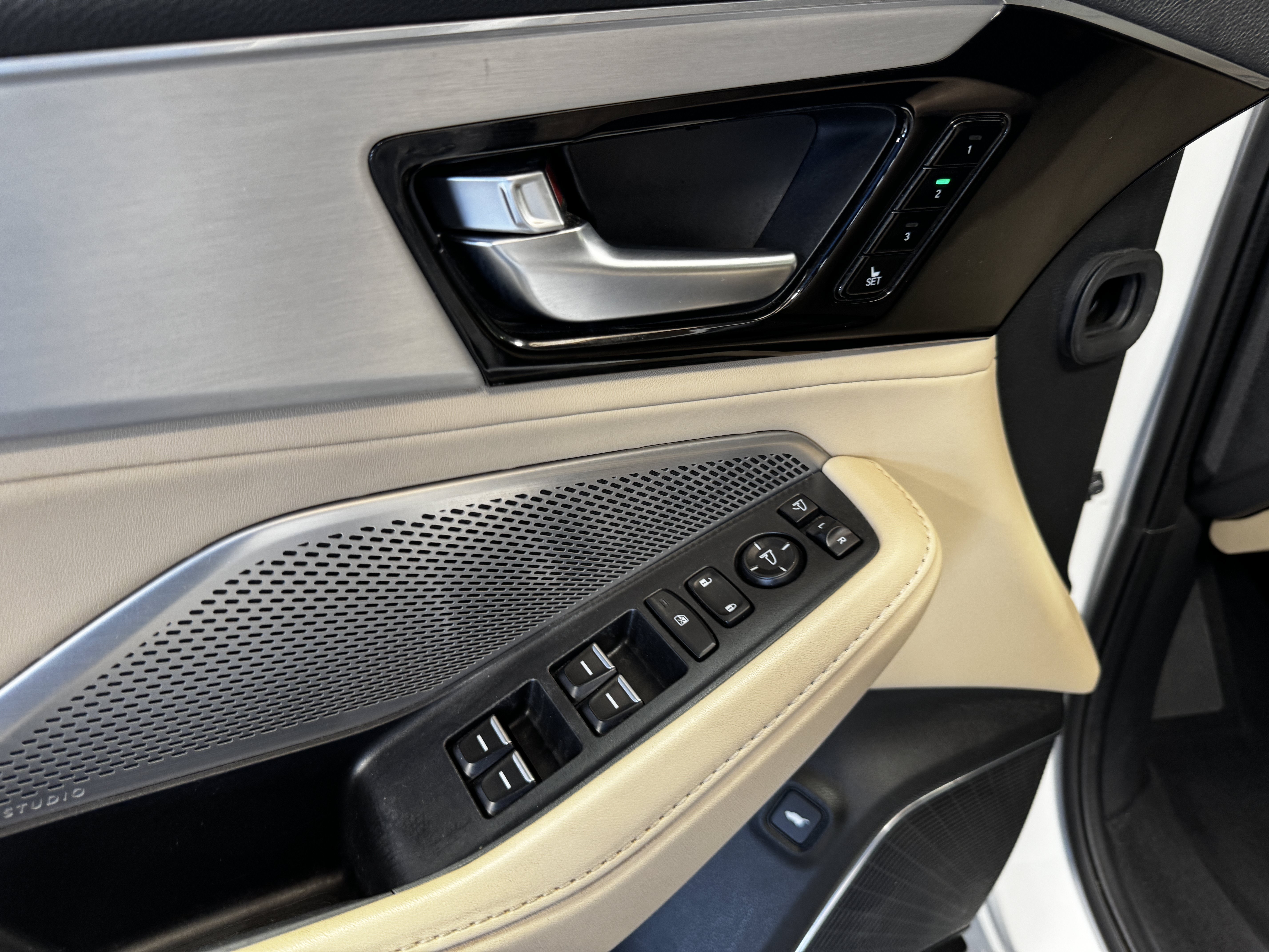 Used 2022 Acura MDX w/ Technology Package FWD image 40