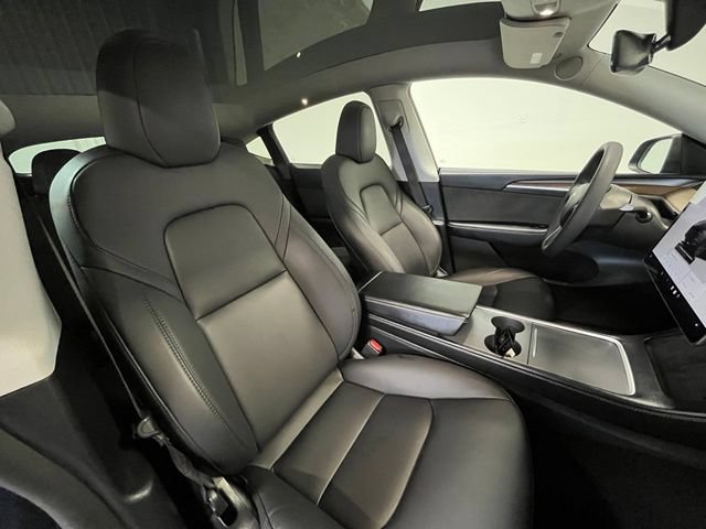 Used 2024 Tesla Model Y Long Range RWD image 9