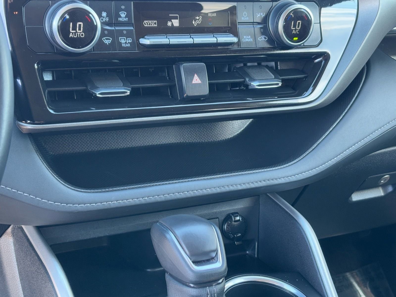 Certified 2025 Toyota Highlander LE image 28