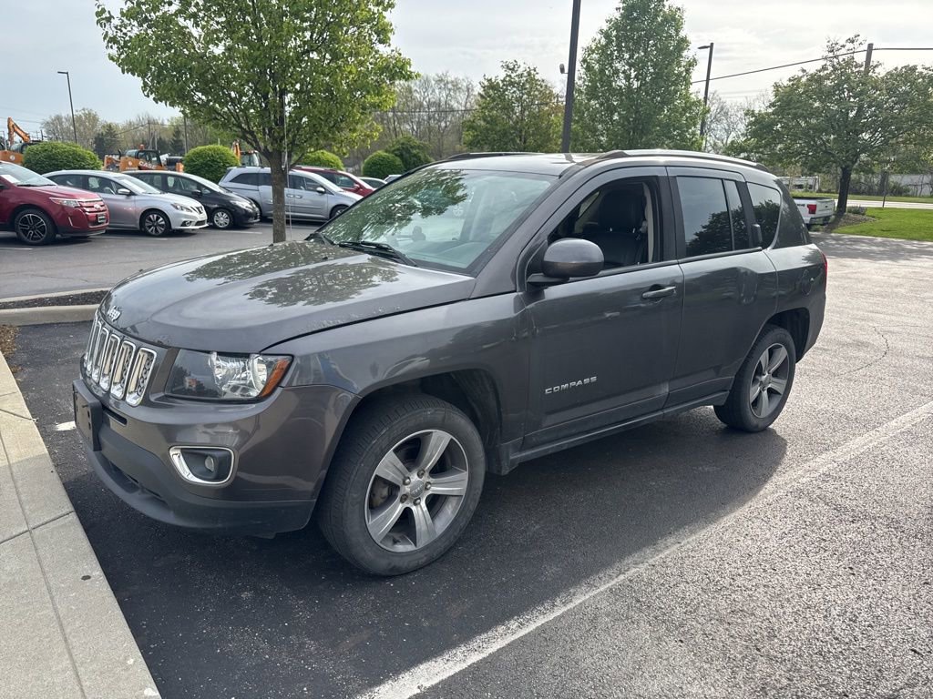 Used 2016 Jeep Compass High Altitude image 1