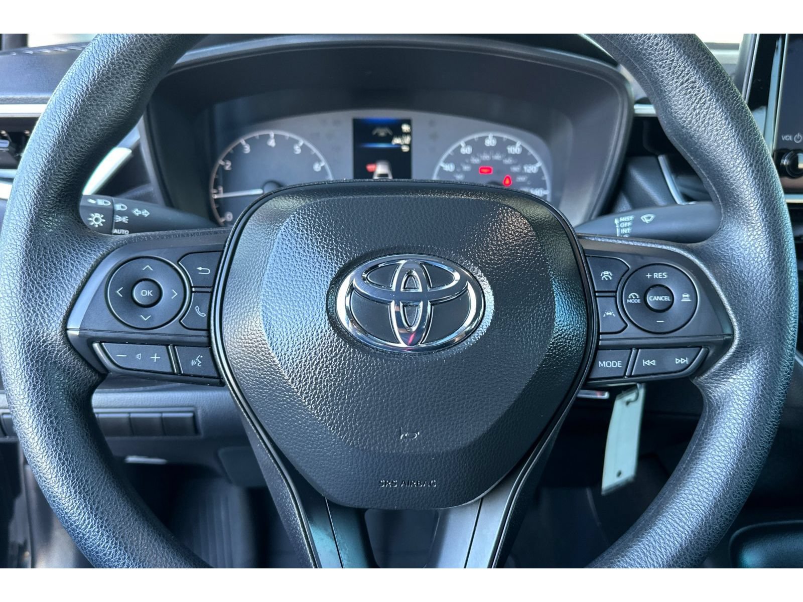 Used 2025 Toyota Corolla LE FWD image 23