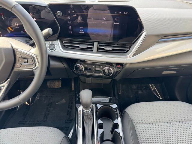 Certified 2024 Chevrolet Trax LT w/ Driver Confidence Package image 2