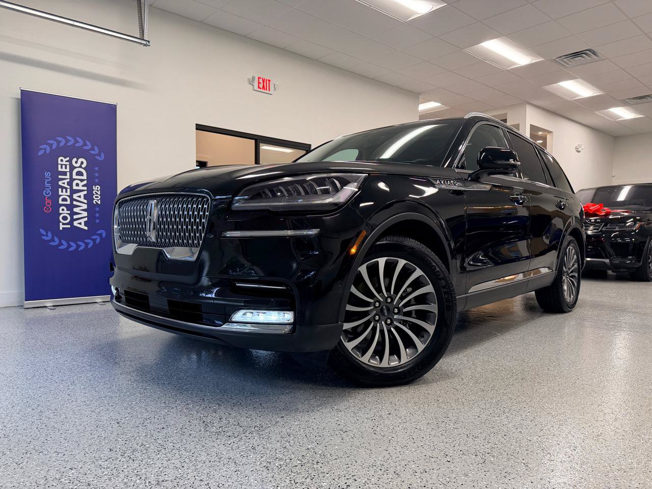 Used 2020 Lincoln Aviator Reserve w/ Equipment Group 201A RWD image 2