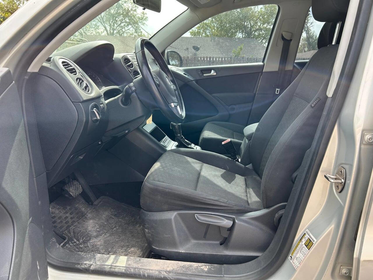 Used 2013 Volkswagen Tiguan S image 16