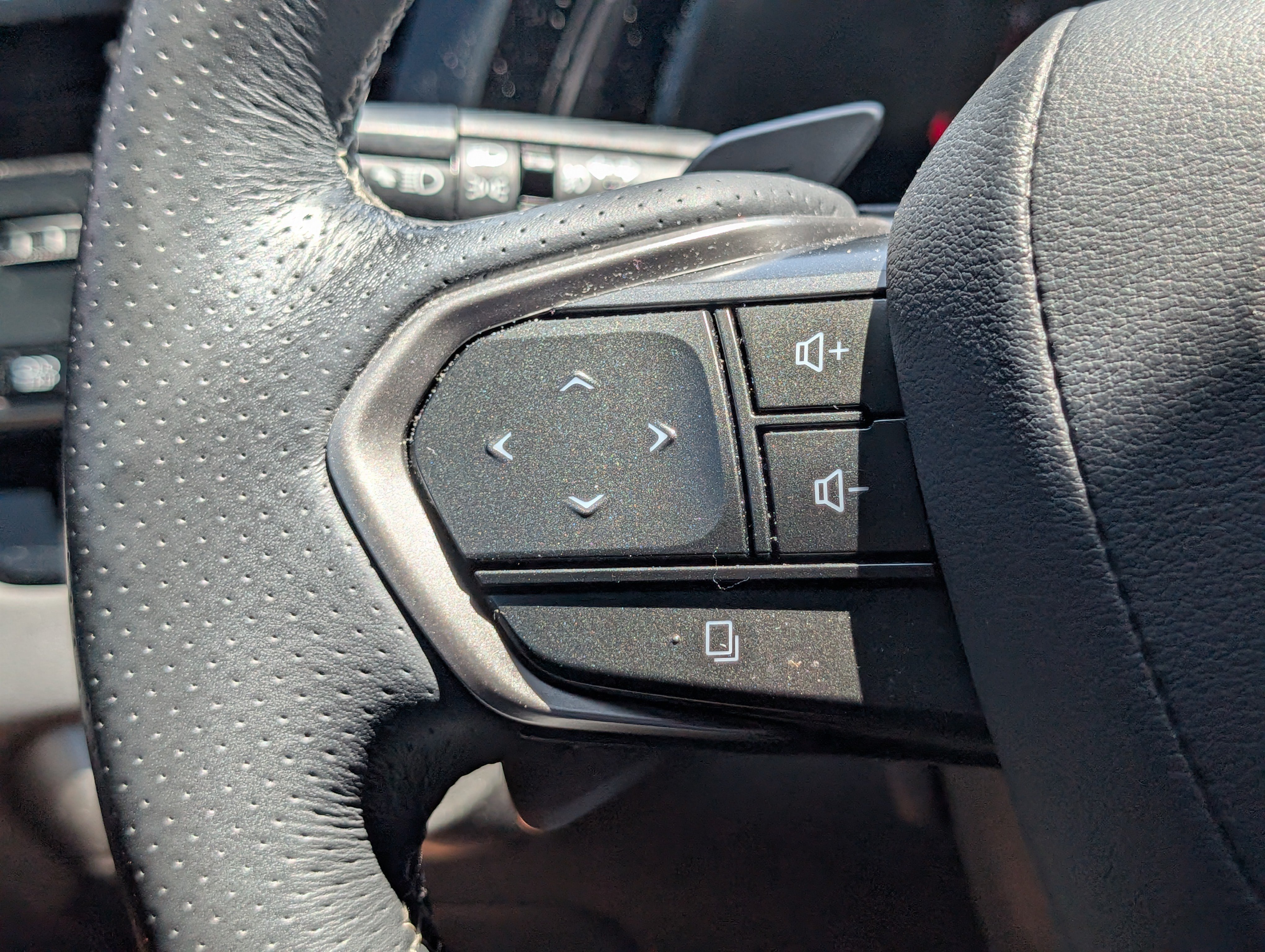 Used 2023 Lexus RX 350 F Sport w/ Accessory Package AWD/4WD image 24