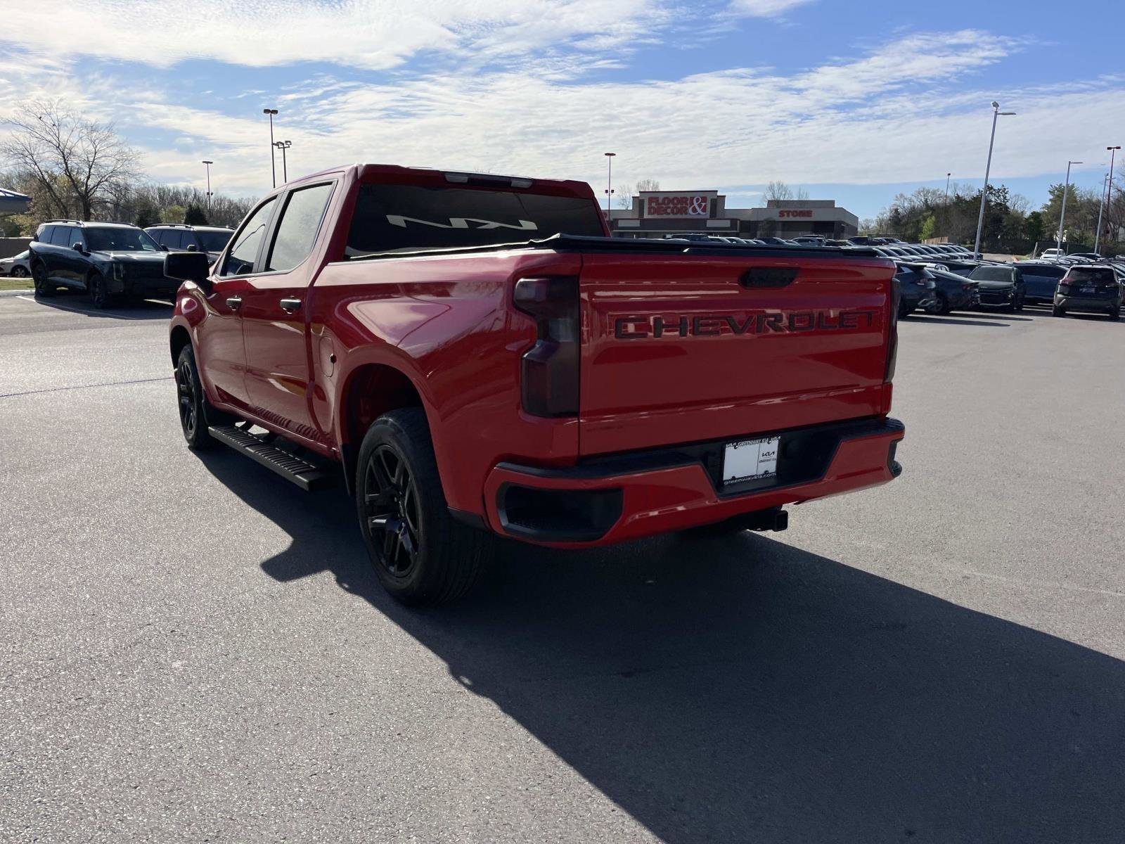 Used 2023 Chevrolet Silverado 1500 Custom image 5