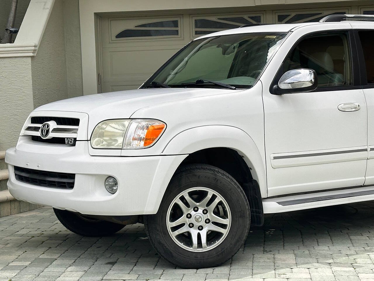 Used 2007 Toyota Sequoia Limited RWD image 2