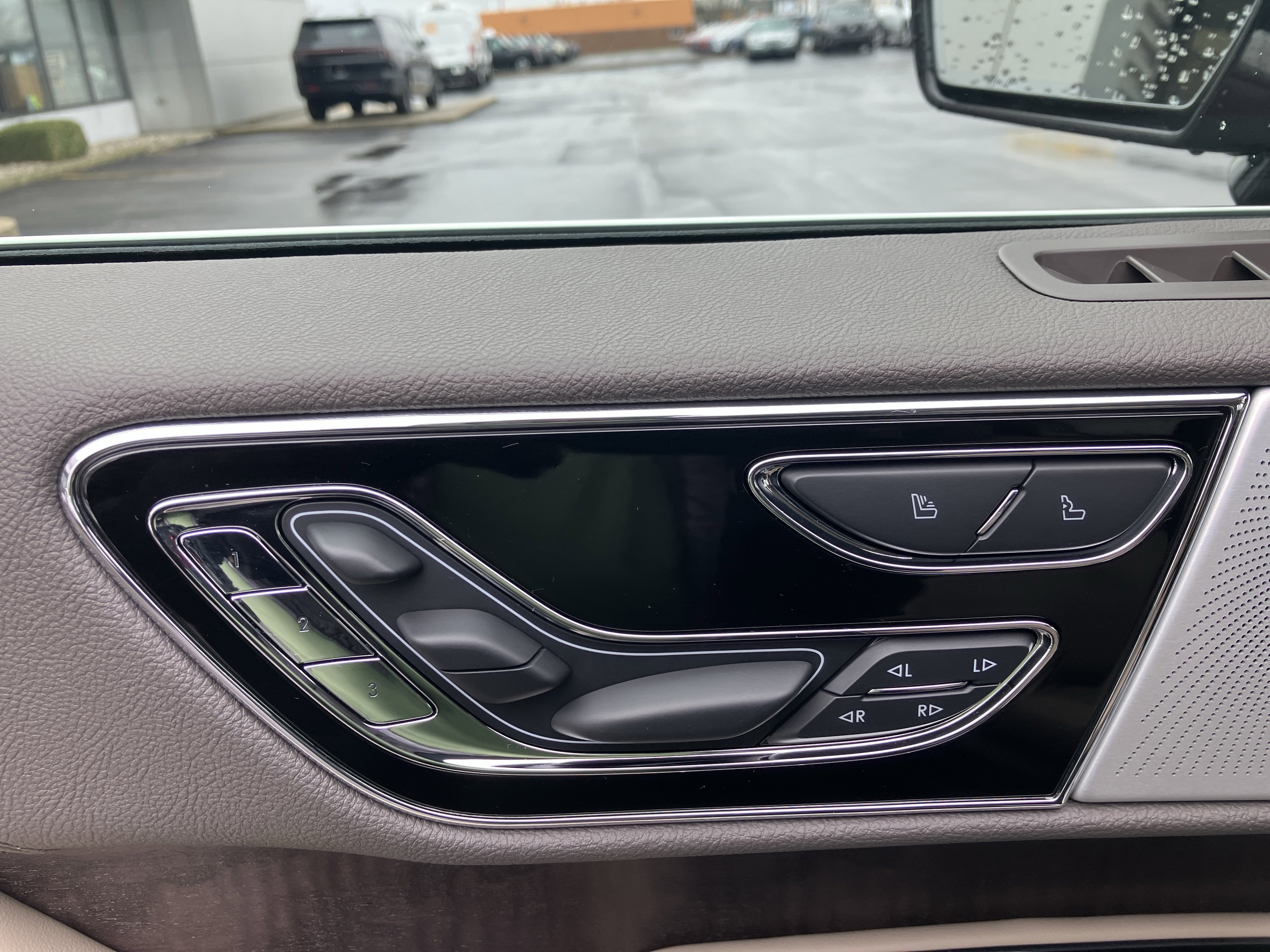 Used 2024 Lincoln Navigator Reserve image 25