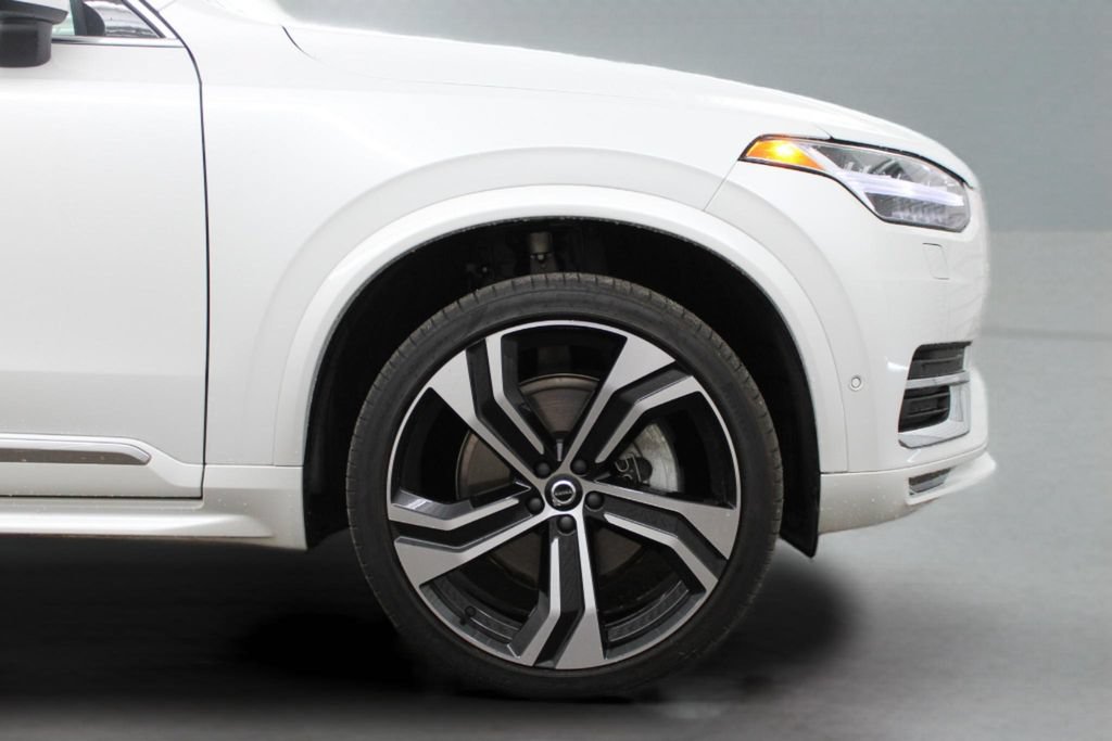 Certified 2024 Volvo XC90 B6 Ultimate w/ Lounge Package AWD/4WD image 14