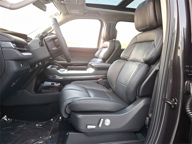 New 2025 Lincoln Navigator Reserve image 15