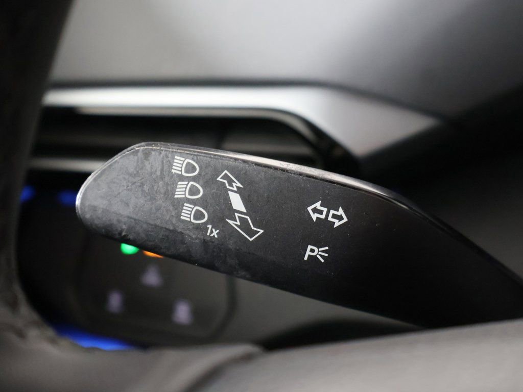 Used 2023 Volkswagen ID.4 Pro image 39