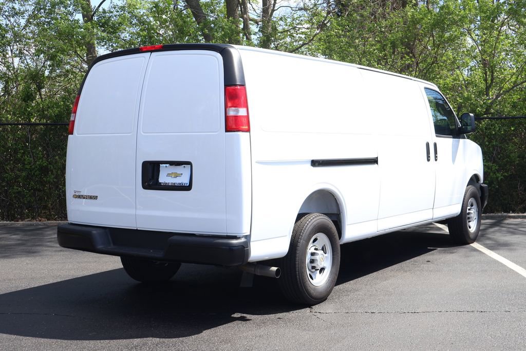 Used 2025 Chevrolet Express 2500 Extended w/ Driver Convenience Package image 8