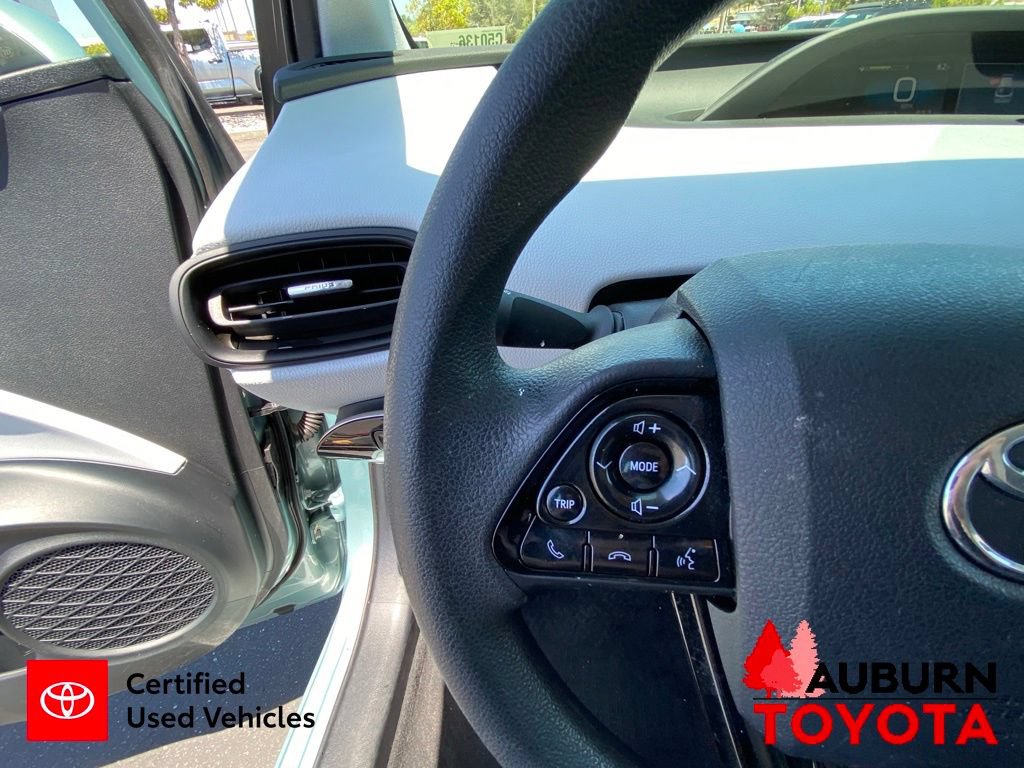Certified 2022 Toyota Prius L Eco FWD image 35