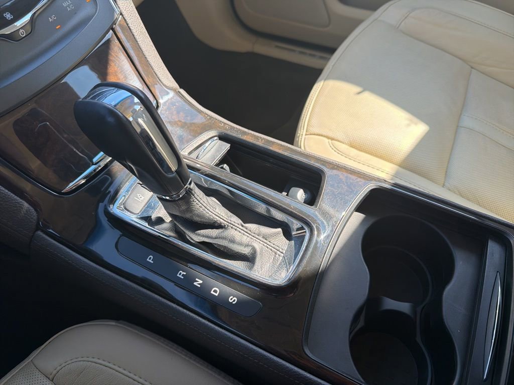 Used 2015 Lincoln MKS AWD w/ Equipment Group 101A image 32