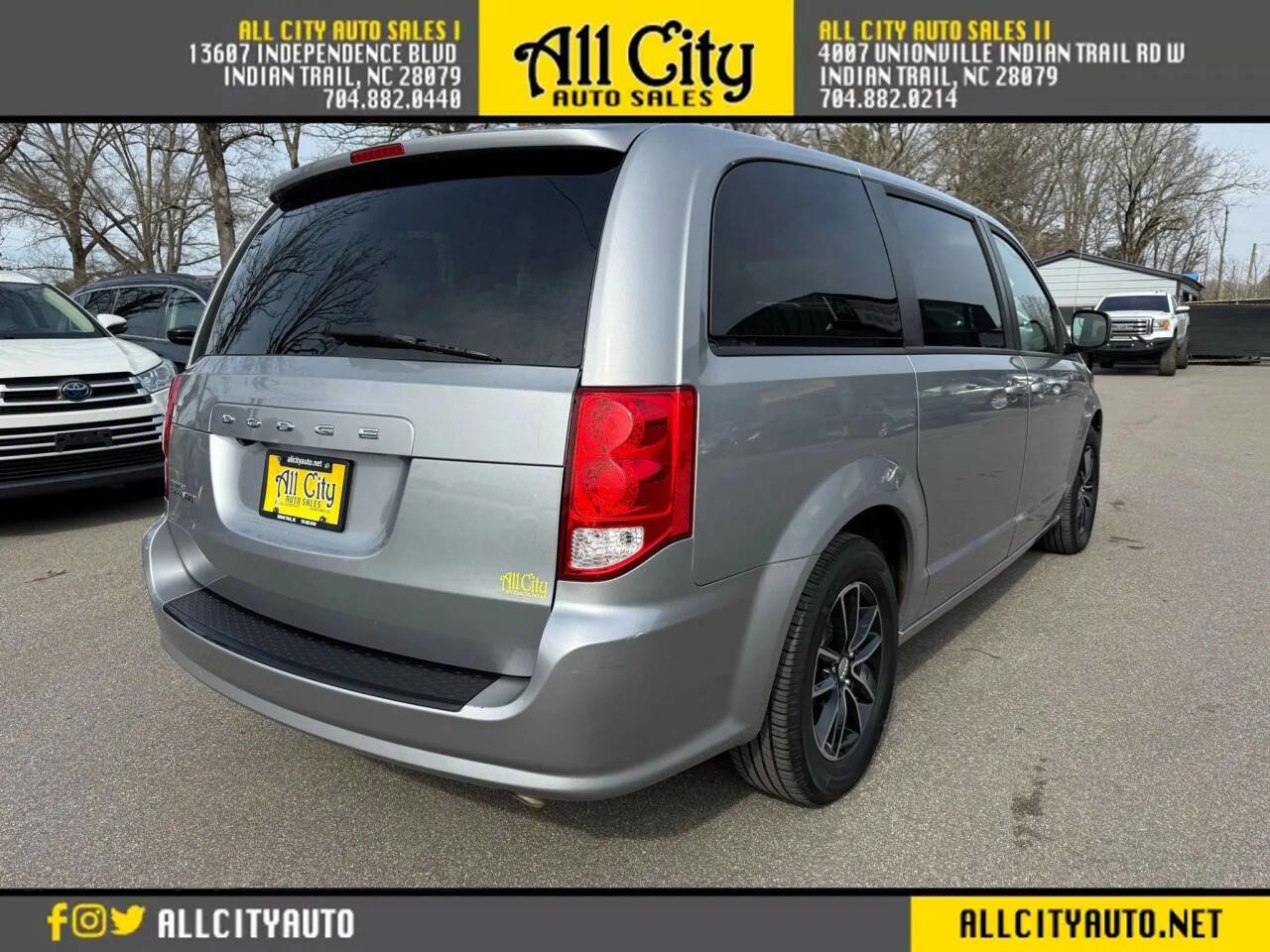 Used 2018 Dodge Grand Caravan SE FWD image 7