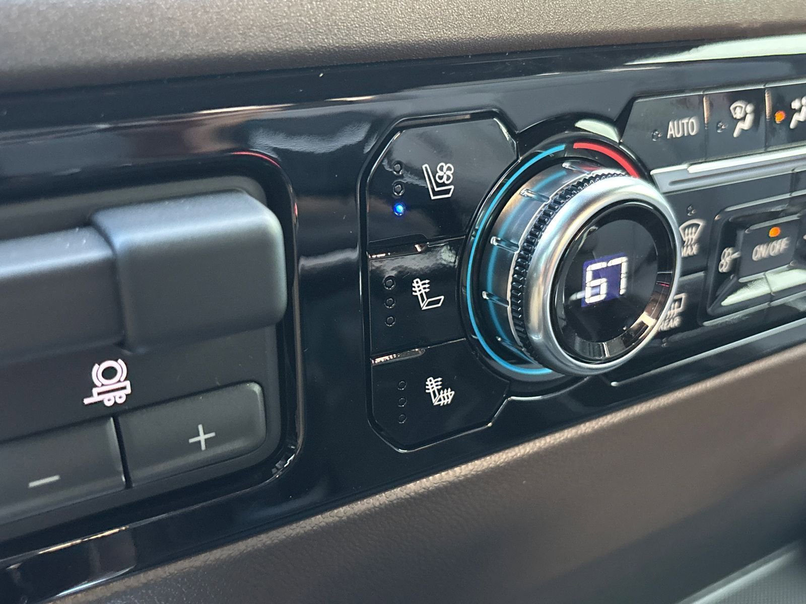 New 2026 GMC Sierra 1500 SLT w/ SLT Premium Plus Package image 11