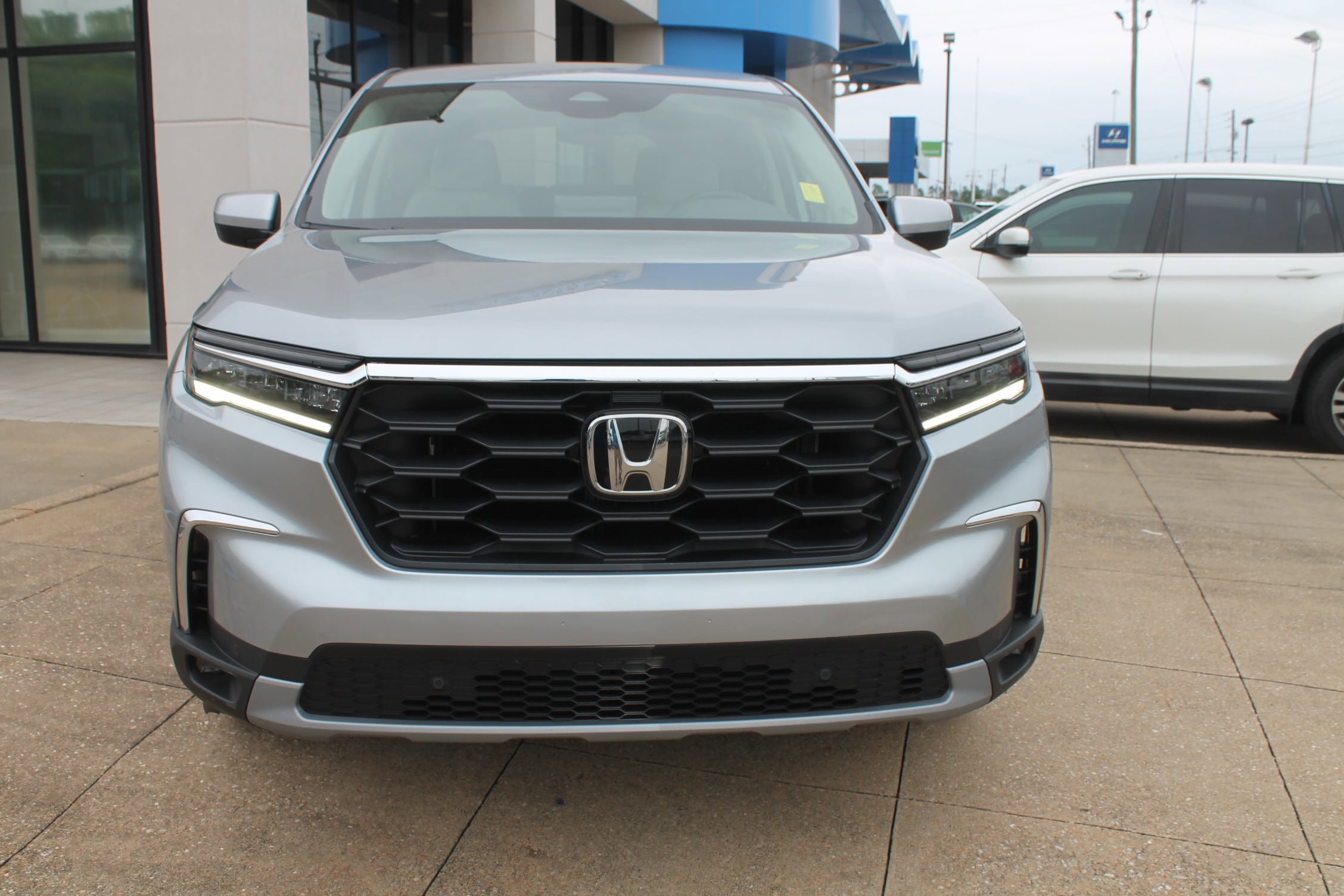 Used 2024 Honda Pilot EX-L image 2