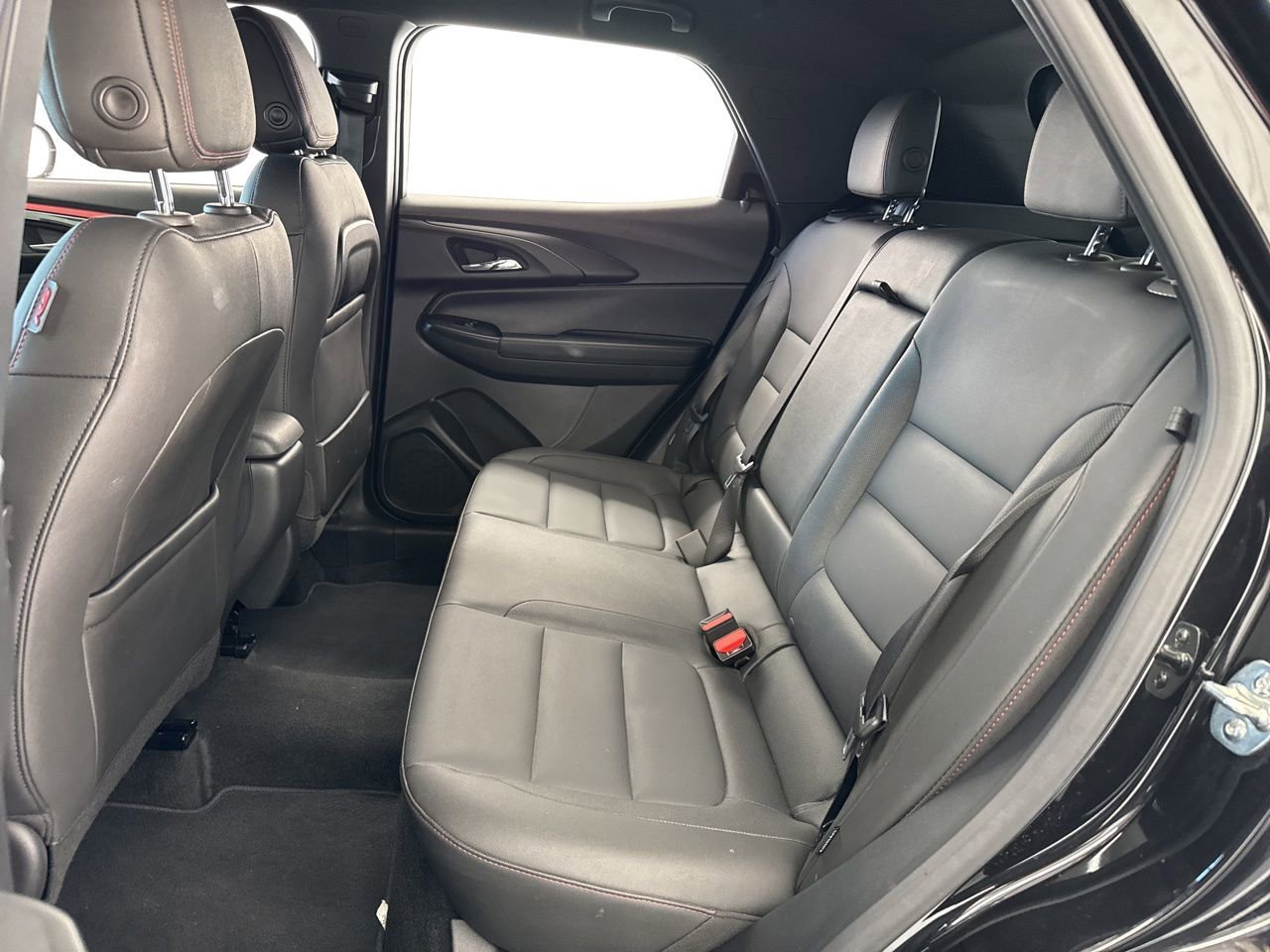 Used 2025 Chevrolet TrailBlazer RS w/ Driver Confidence Package image 35