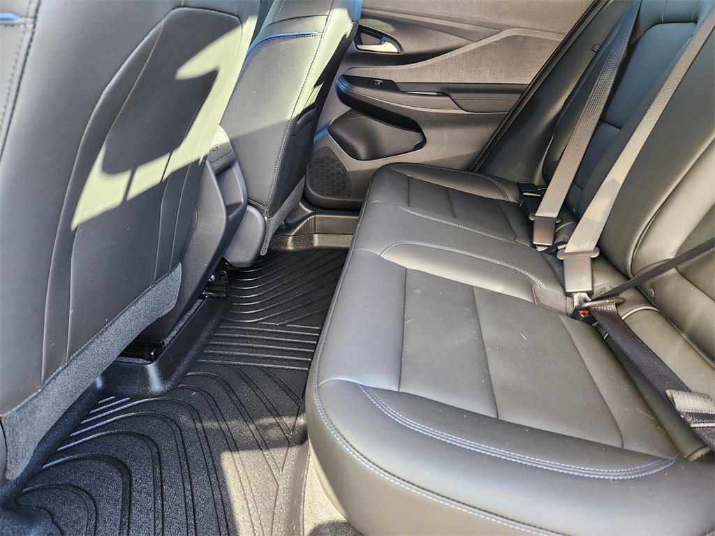 Used 2025 Buick Envista Sport Touring w/ Convenience II Package image 8