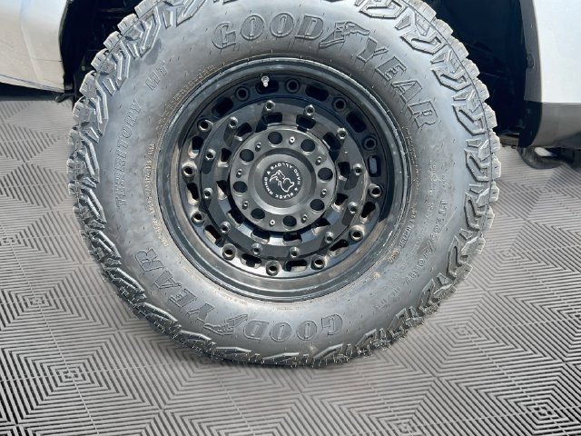 Used 2020 Toyota 4Runner TRD Off-Road Premium AWD/4WD image 29