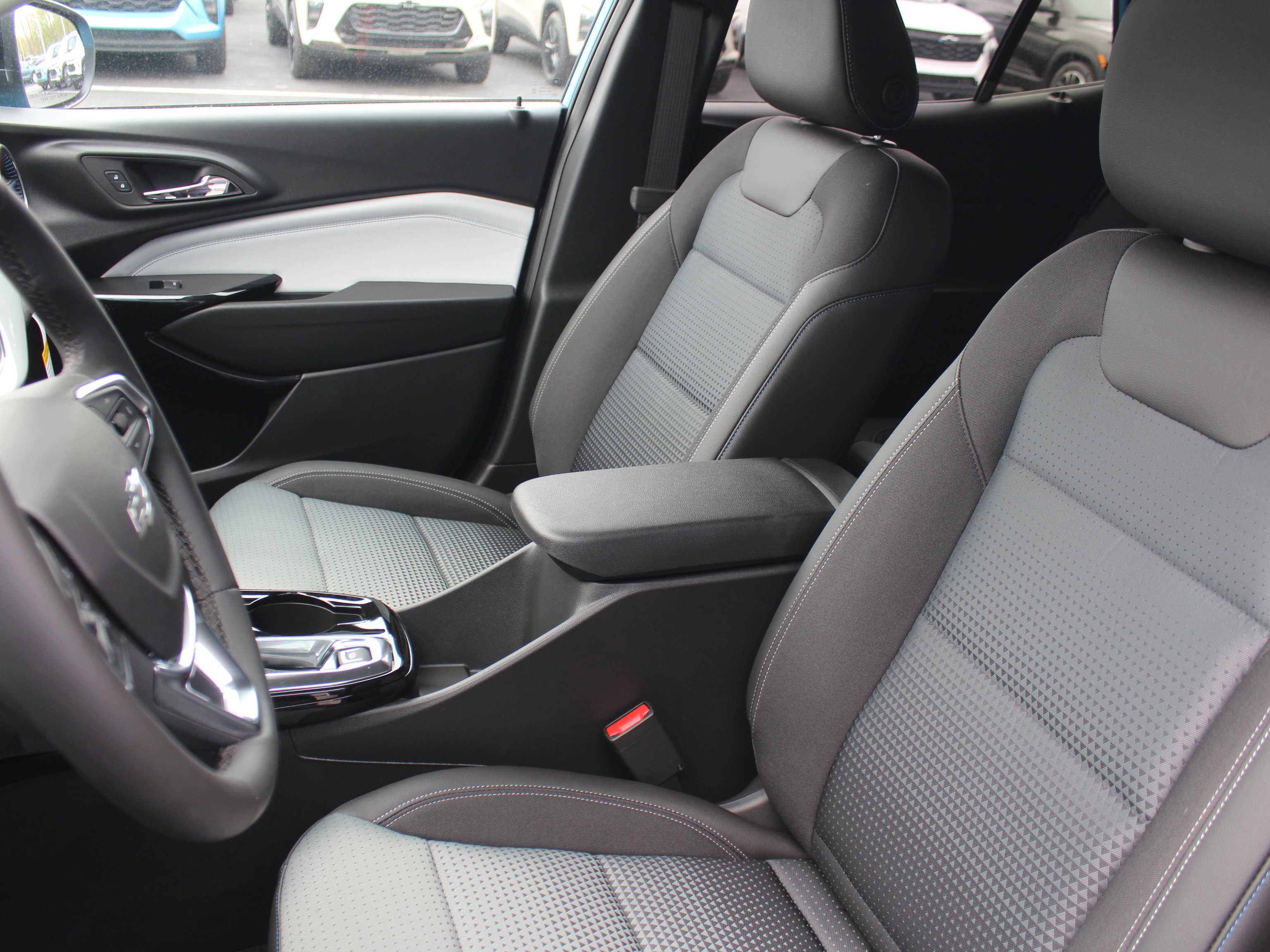 New 2026 Chevrolet Trax LT w/ Driver Confidence Package FWD image 9