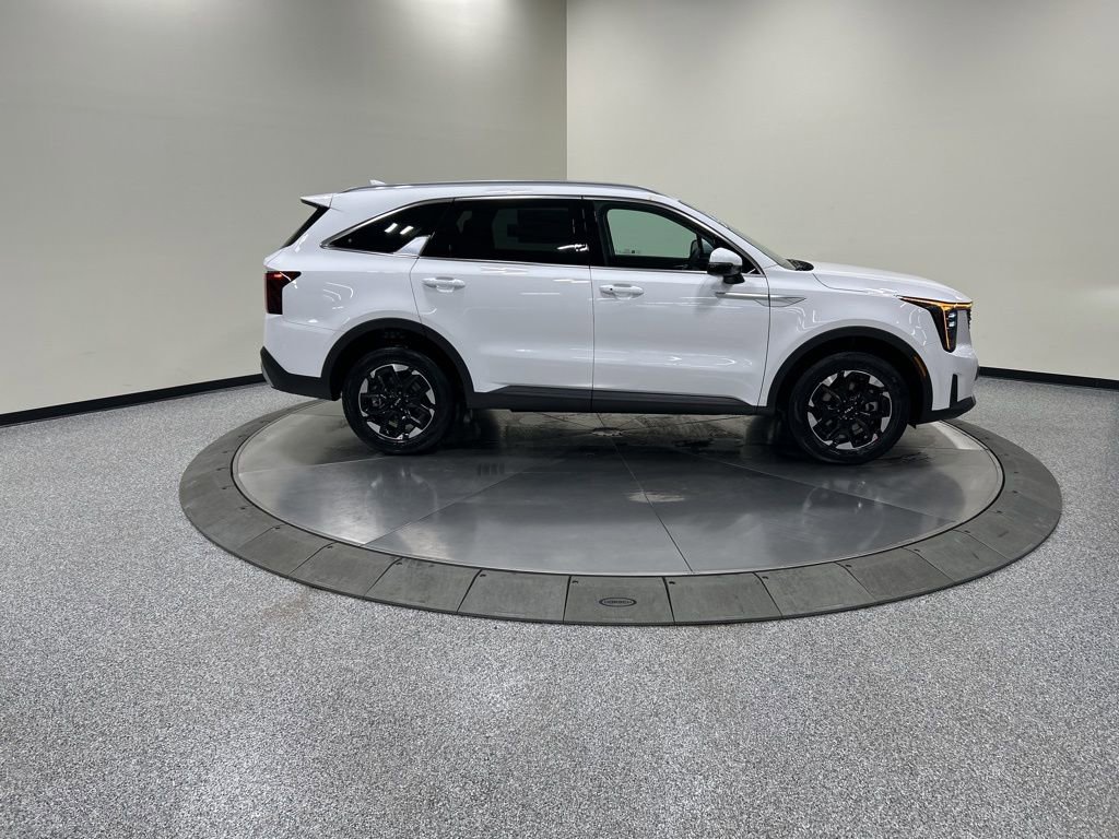 New 2026 Kia Sorento S image 4