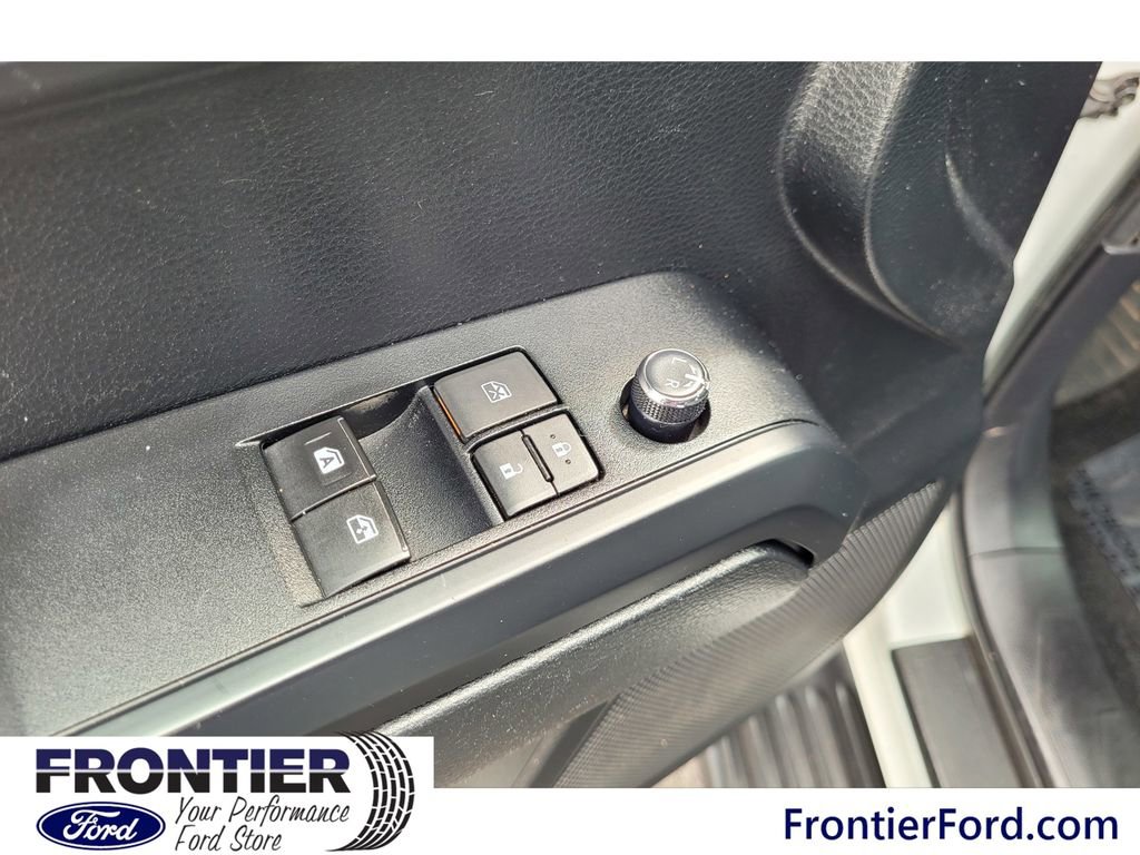 Used 2016 Toyota Tacoma SR image 19