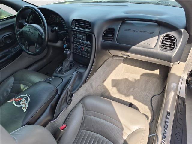 Used 1998 Chevrolet Corvette Coupe RWD image 15