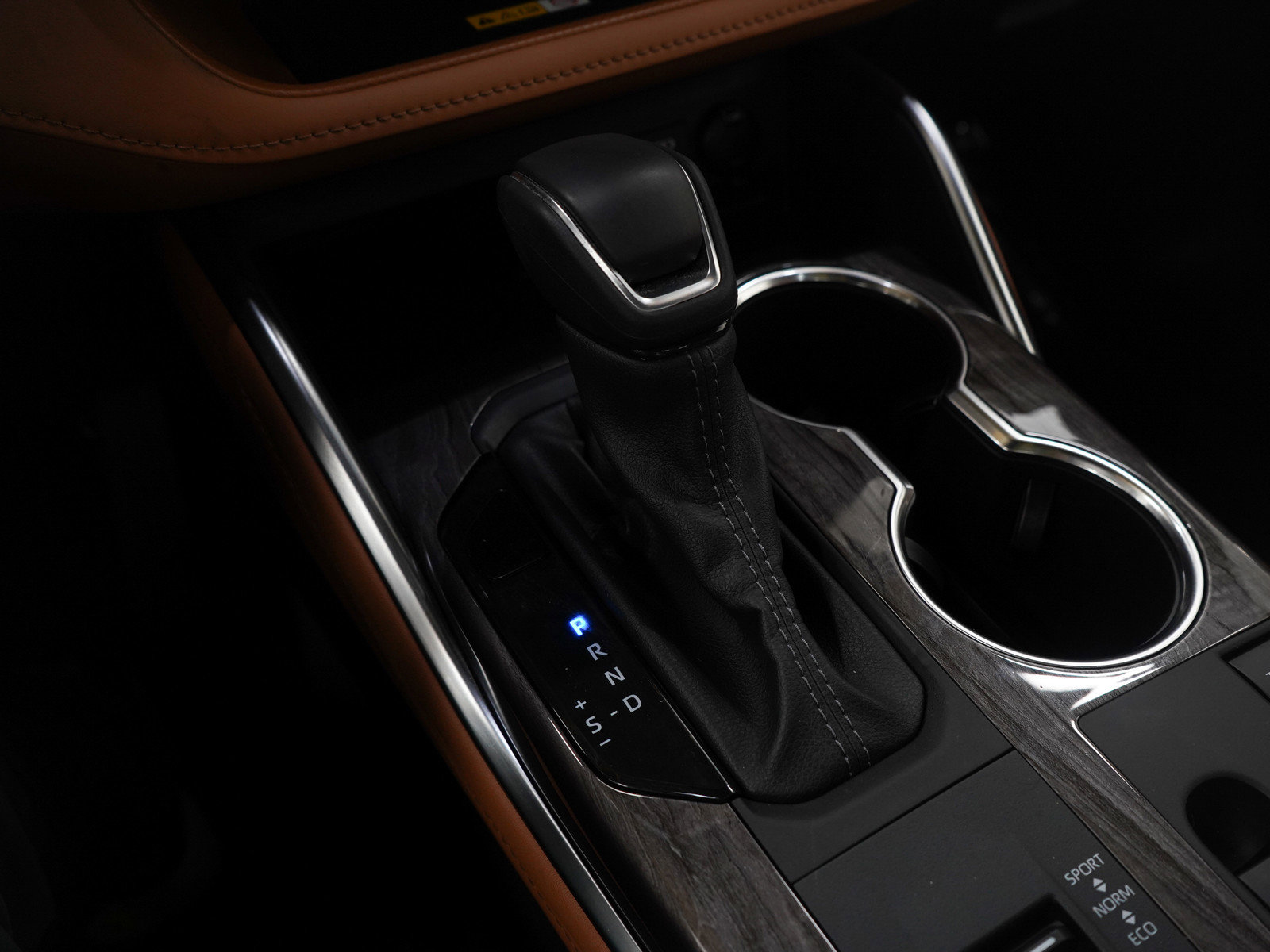 Used 2025 Toyota Highlander Platinum image 26