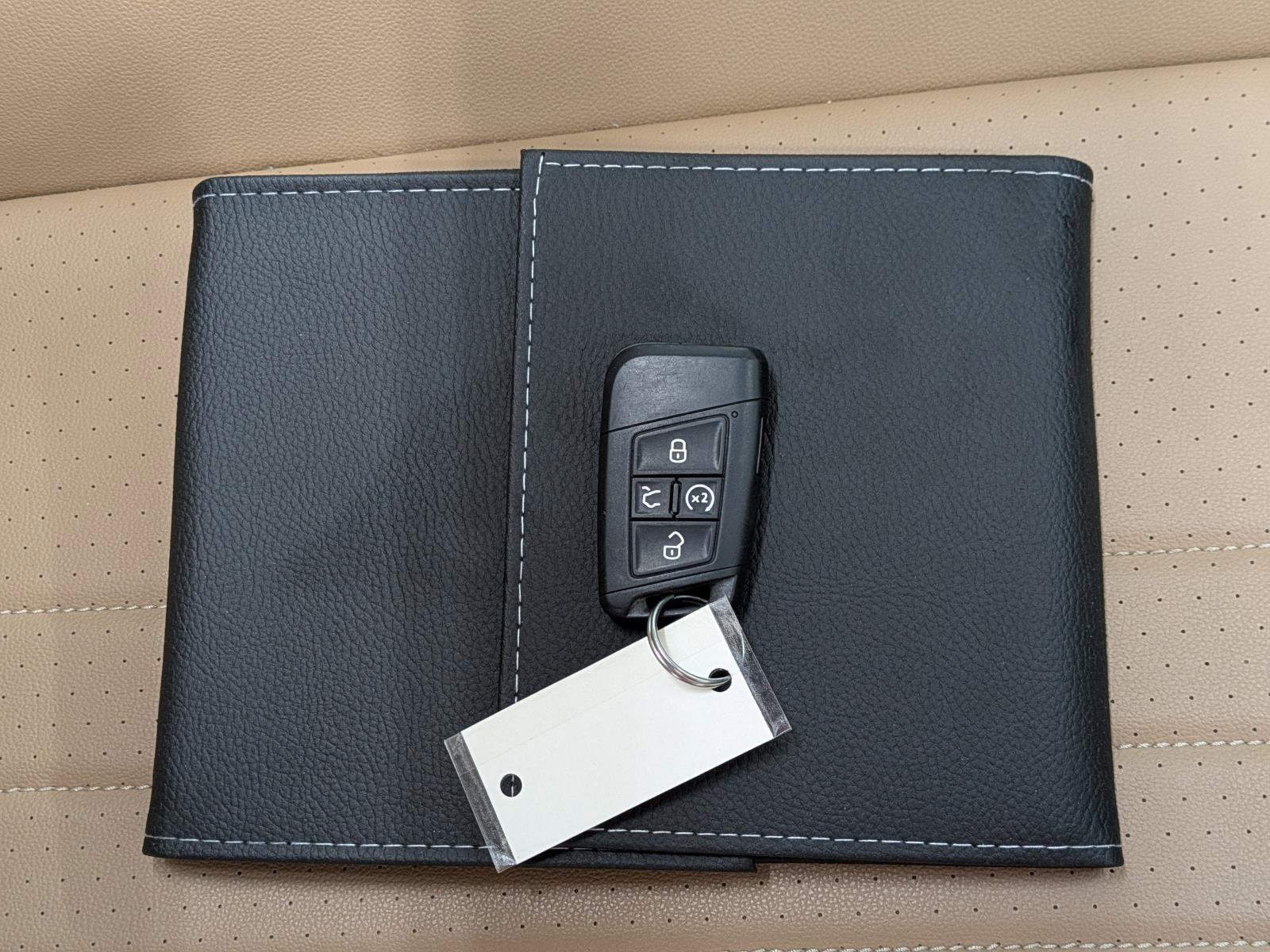 Used 2022 Volkswagen Tiguan SE image 16