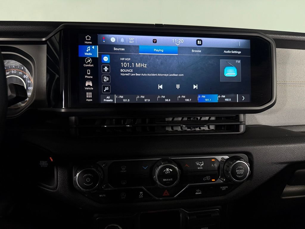 Certified 2024 Jeep Gladiator Sport AWD/4WD image 19