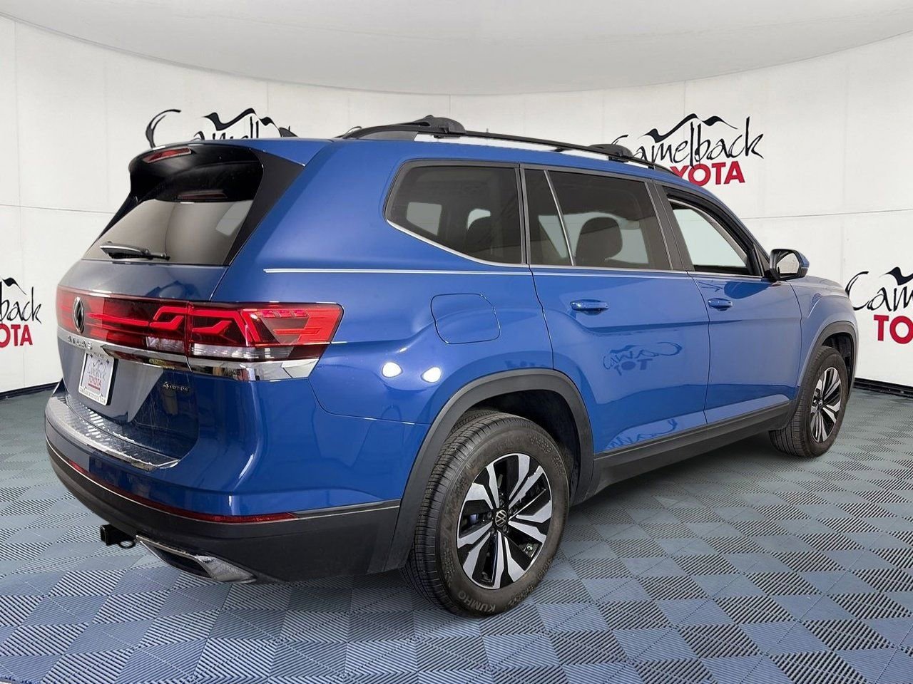 Used 2025 Volkswagen Atlas SE AWD/4WD image 7