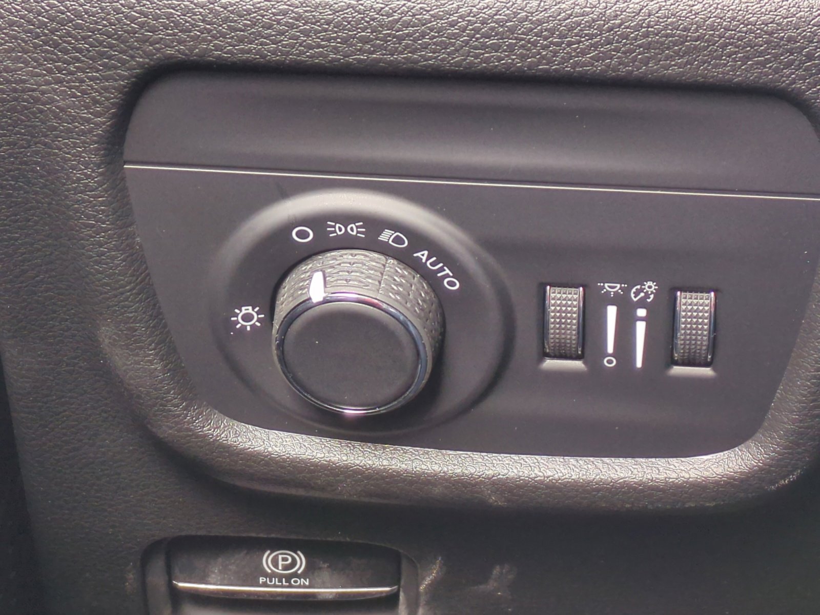 New 2026 Jeep Grand Cherokee Altitude AWD/4WD image 31
