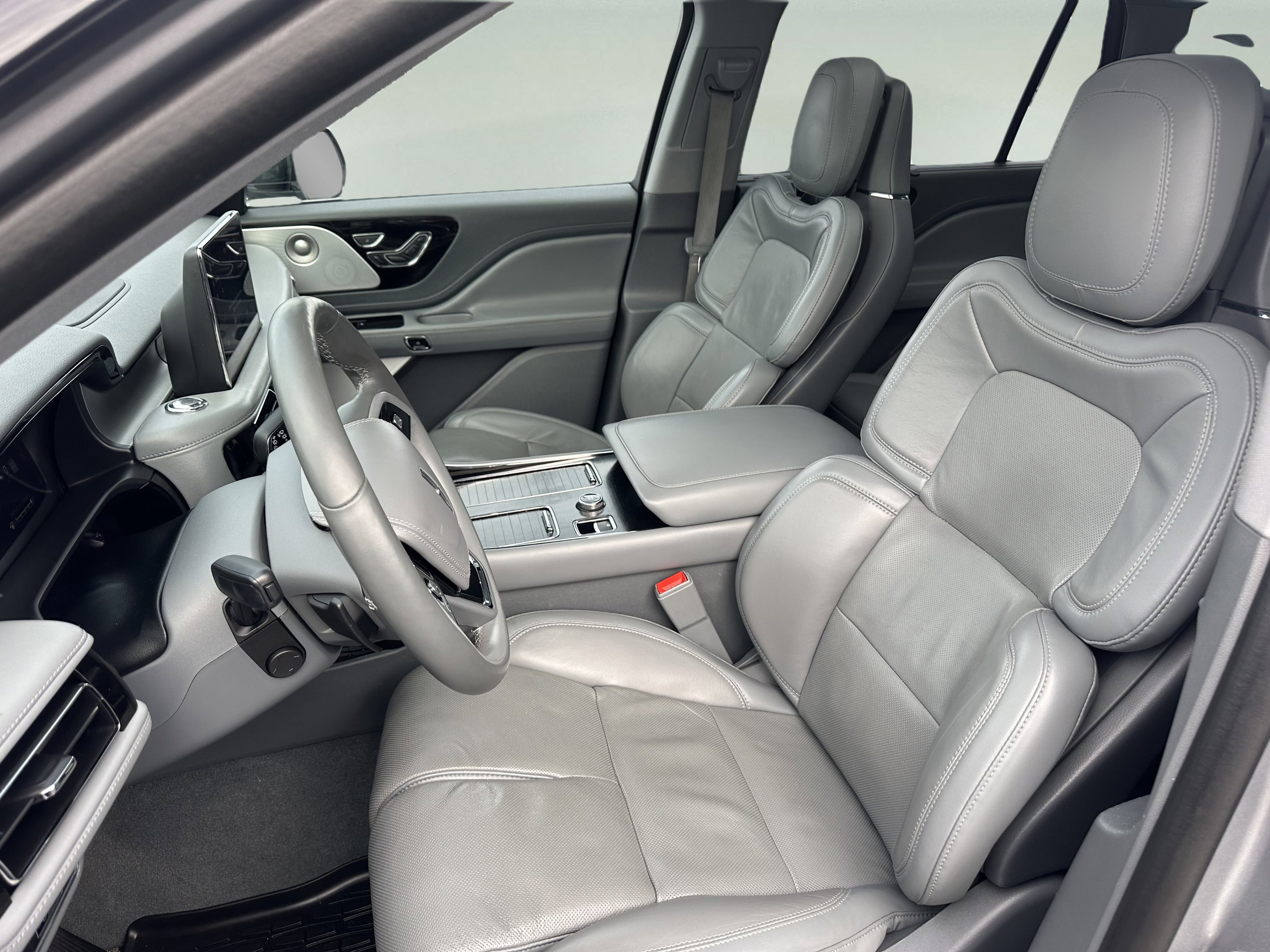 Used 2021 Lincoln Aviator Reserve w/ Equipment Group 202A image 8