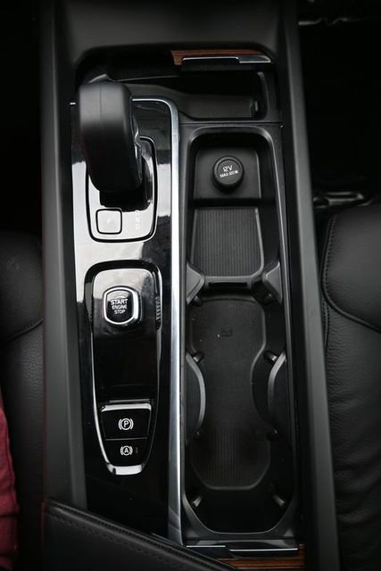 Used 2023 Volvo XC60 B5 Plus w/ Climate Package image 12