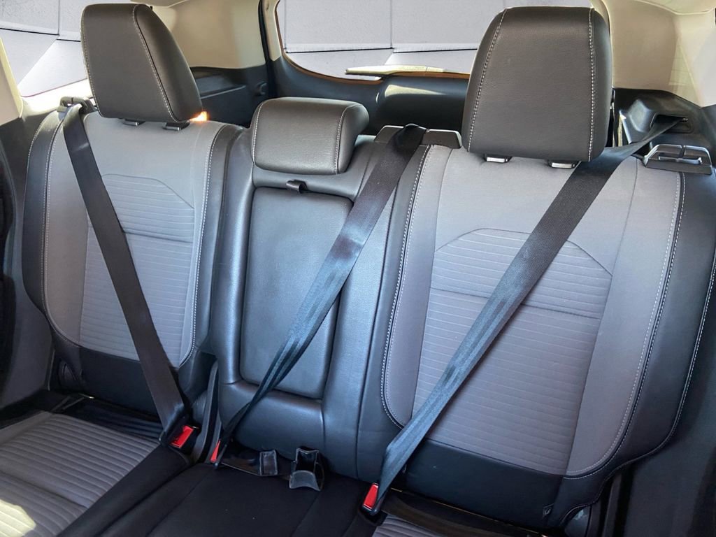 Used 2019 Ford Escape SE image 15