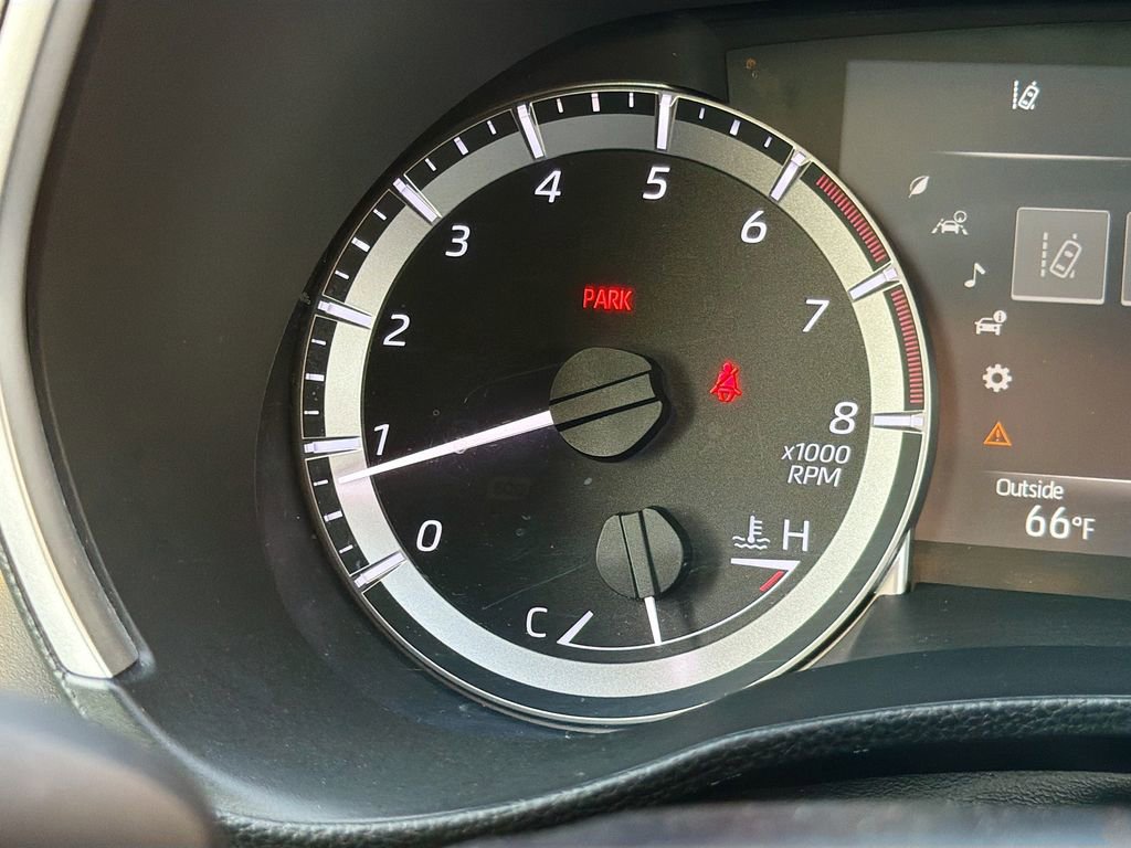 Used 2023 Toyota Highlander XLE FWD image 42