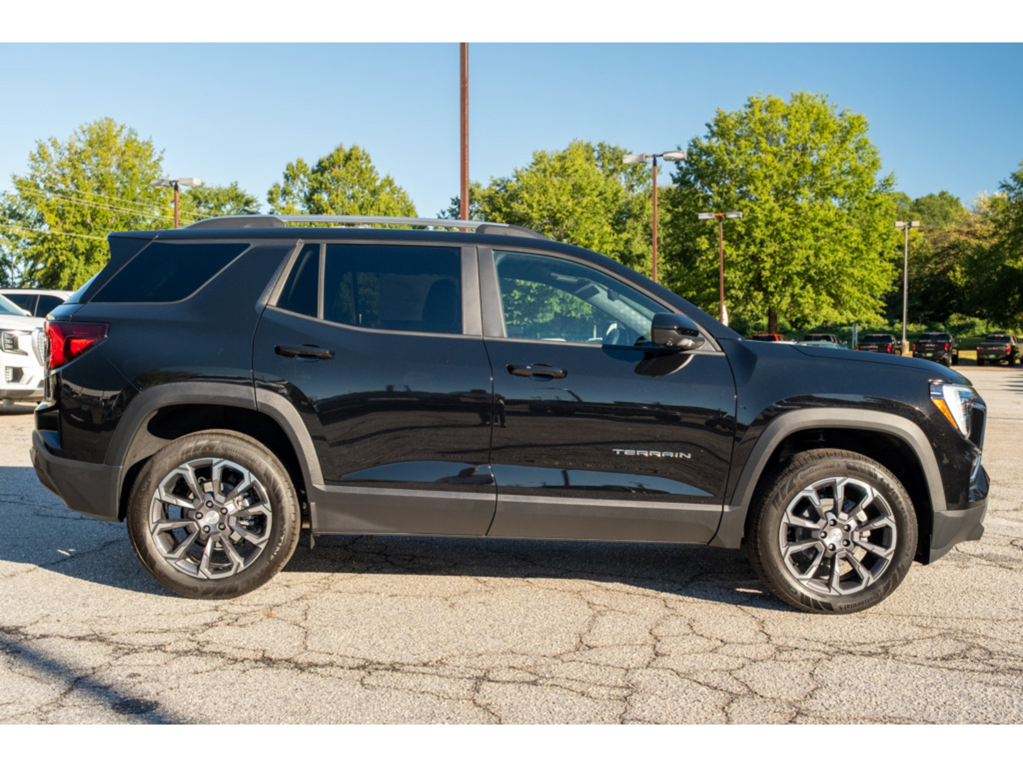 New 2027 GMC Terrain Elevation w/ Elevation Premium Package FWD image 9