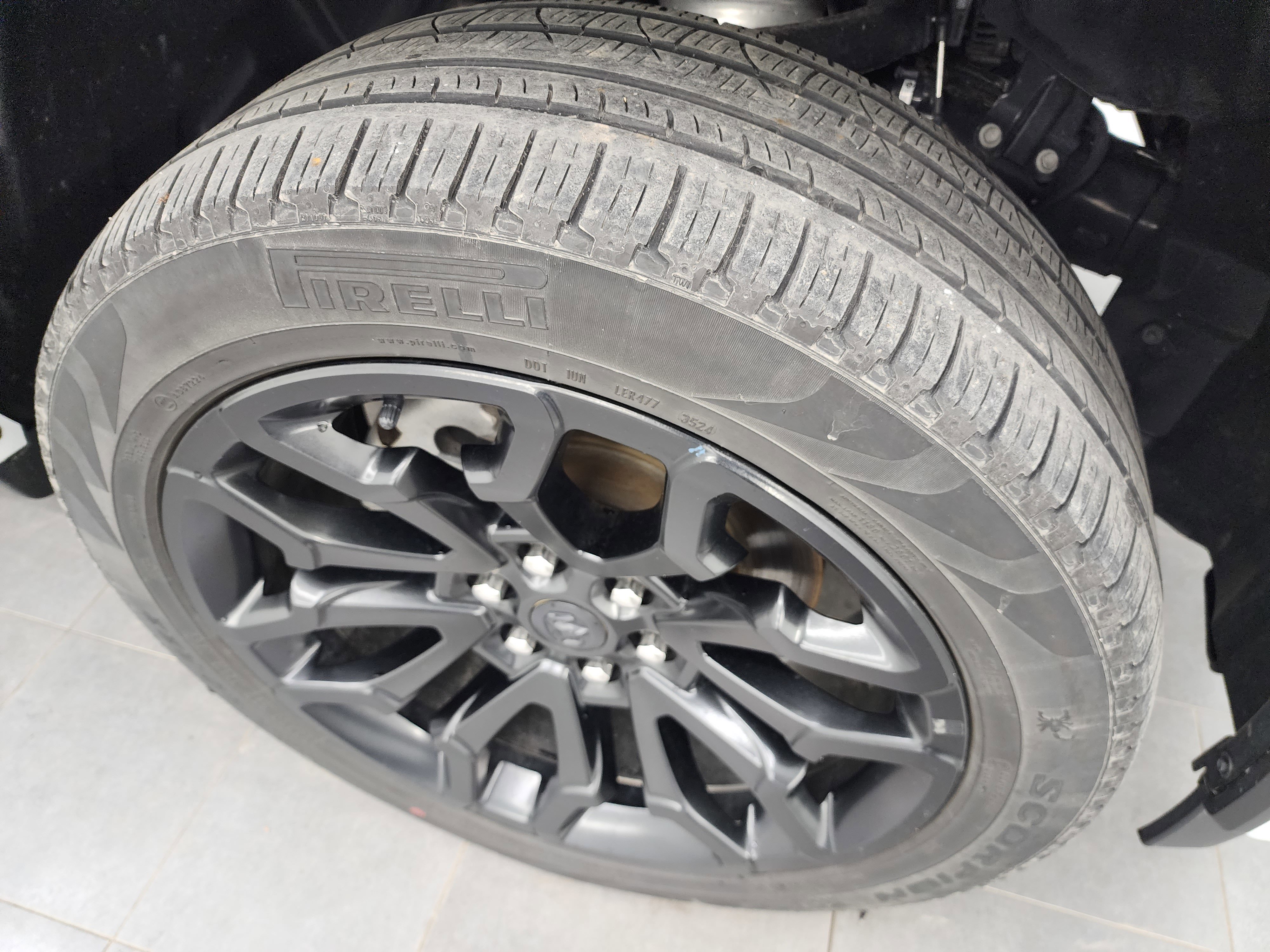 Used 2025 RAM 1500 Limited AWD/4WD image 3